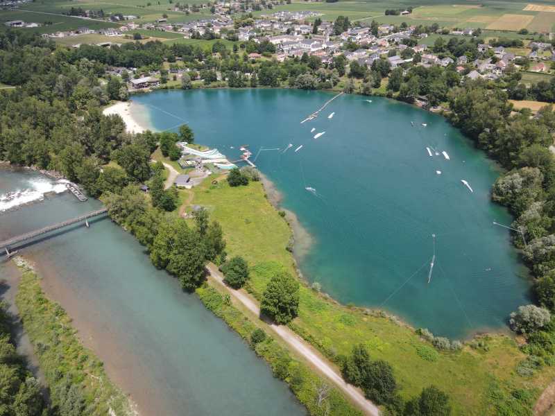 Vue aérienne de la base de Loisirs les O Kiri près de Pau