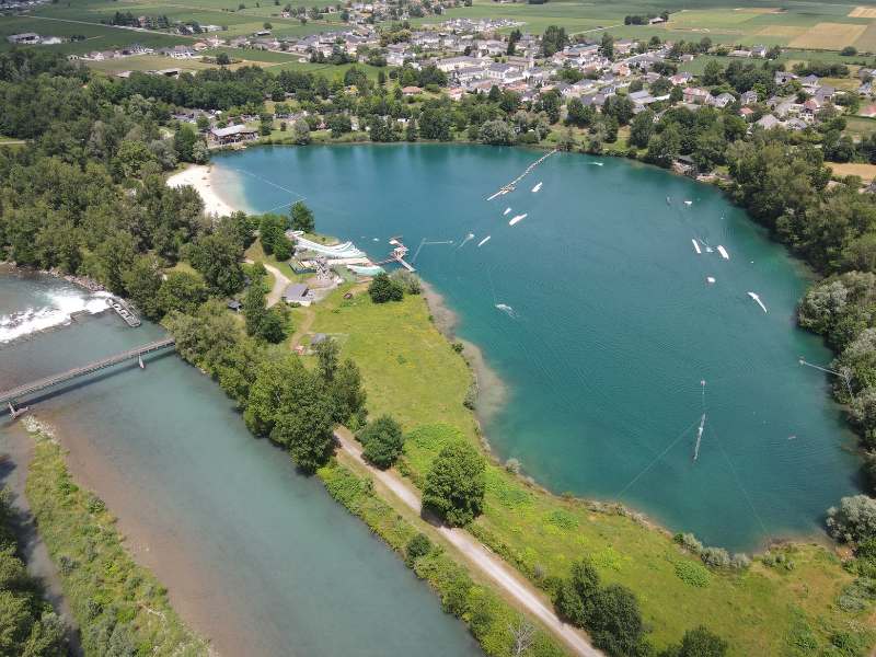 Vue aérienne de la base de Loisirs les O Kiri près de Pau